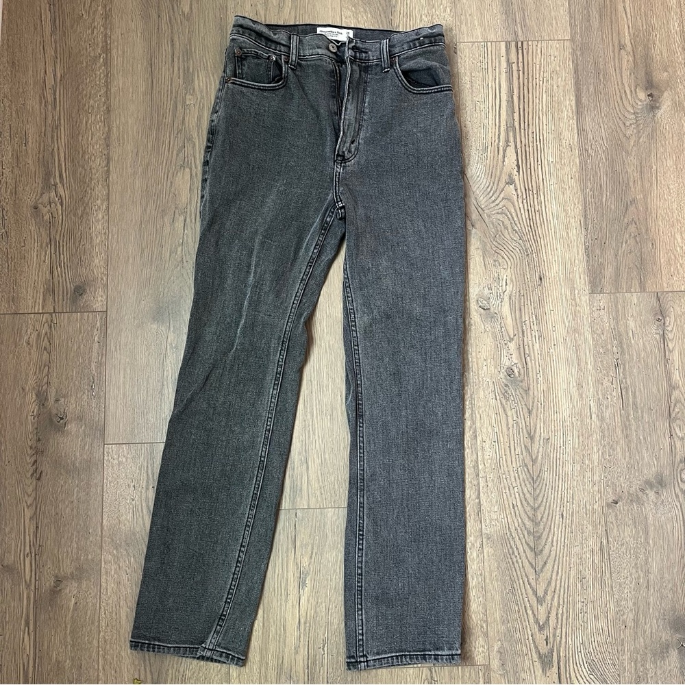 Abercrombie & Fitch Ankle Straight High Rise Jeans in Washed Black- 26L